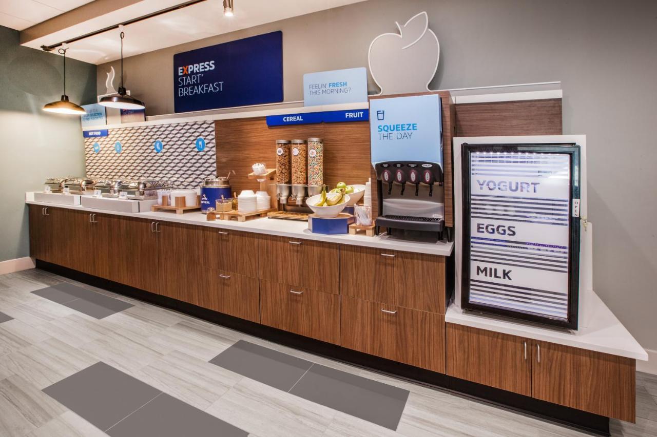 Holiday Inn Express & Suites - Asheboro By Ihg Luaran gambar