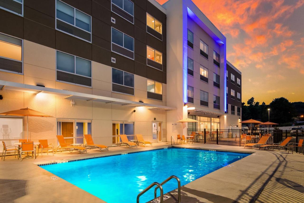 Holiday Inn Express & Suites - Asheboro By Ihg Luaran gambar